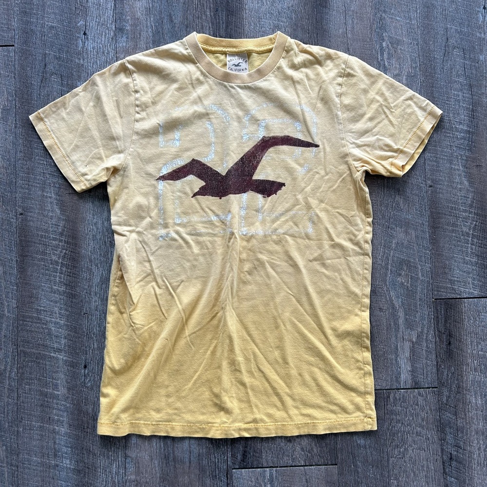Vintage Y2K beautifully faded and distressed Hollister muscle tee yellow medium